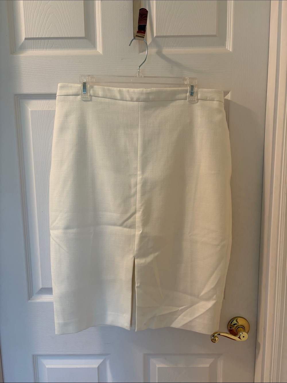 White pencil skirt